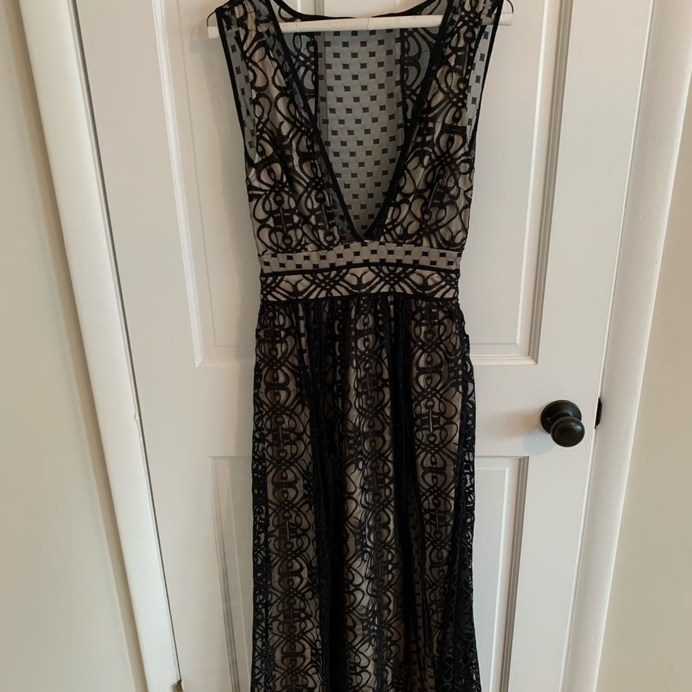 Windsor Black lace maxi evening gown size small